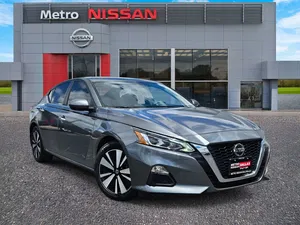 used 2022 NISSAN