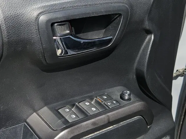vehicle-img