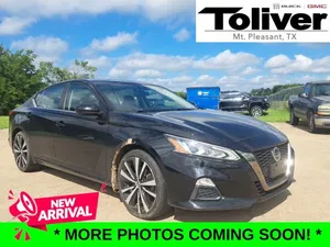 used 2021 NISSAN