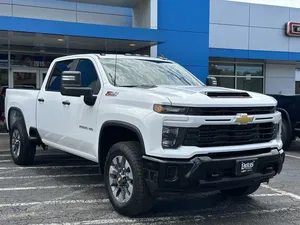 new 2025 CHEVROLET