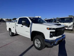 new 2025 CHEVROLET