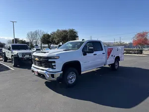 new 2025 CHEVROLET