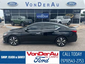used 2021 NISSAN