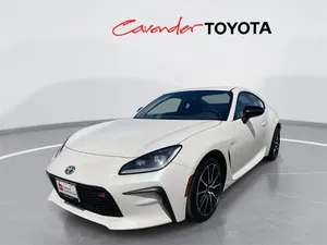 used 2025 TOYOTA