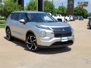 used 2022 MITSUBISHI